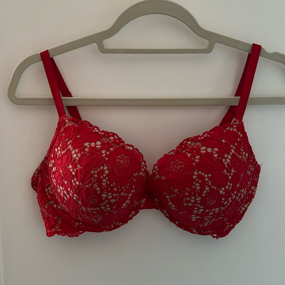 Red Lace Victorias Secret Push Up Bra